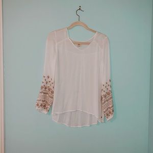 O’Neill embroidered sleeve top
